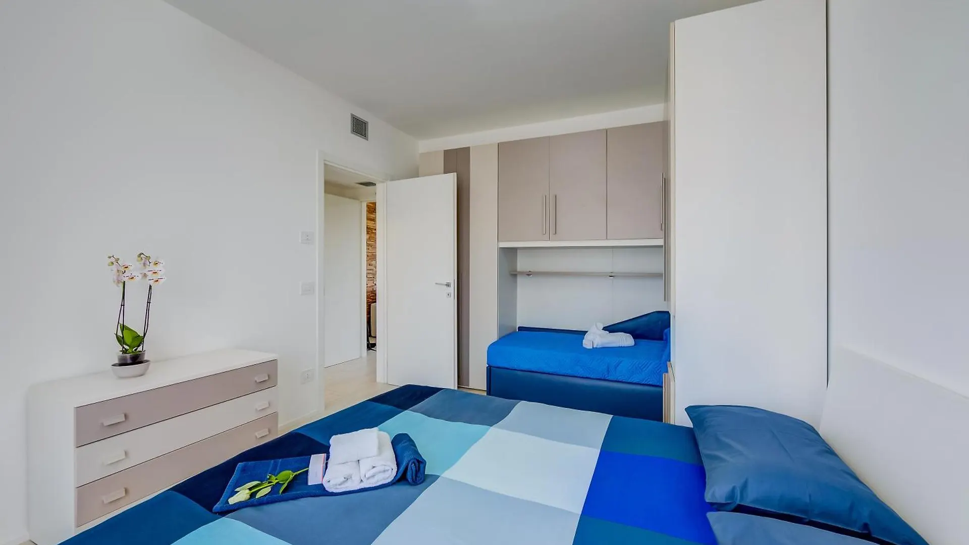 Una Meta Tra Gli Ulivi - Happy Rentals Peschiera del Garda Apartment