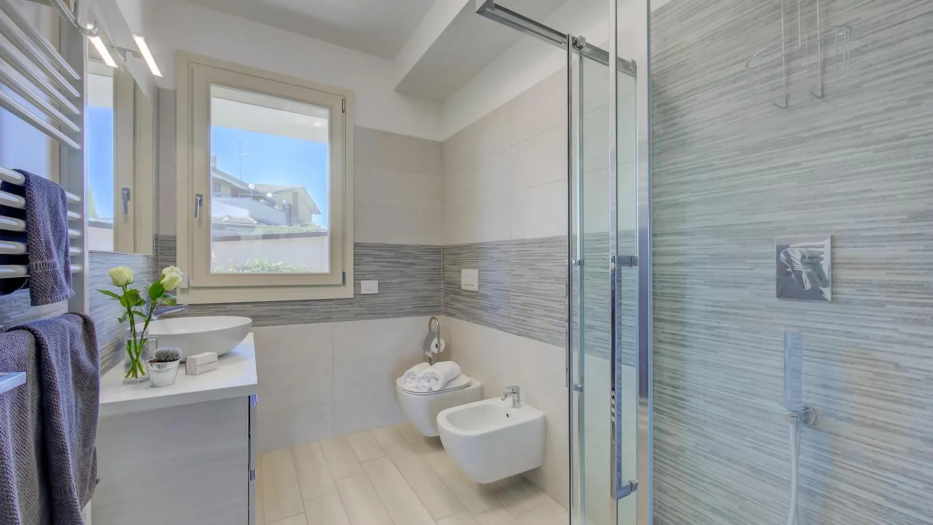 Una Meta Tra Gli Ulivi - Happy Rentals Peschiera del Garda Apartment